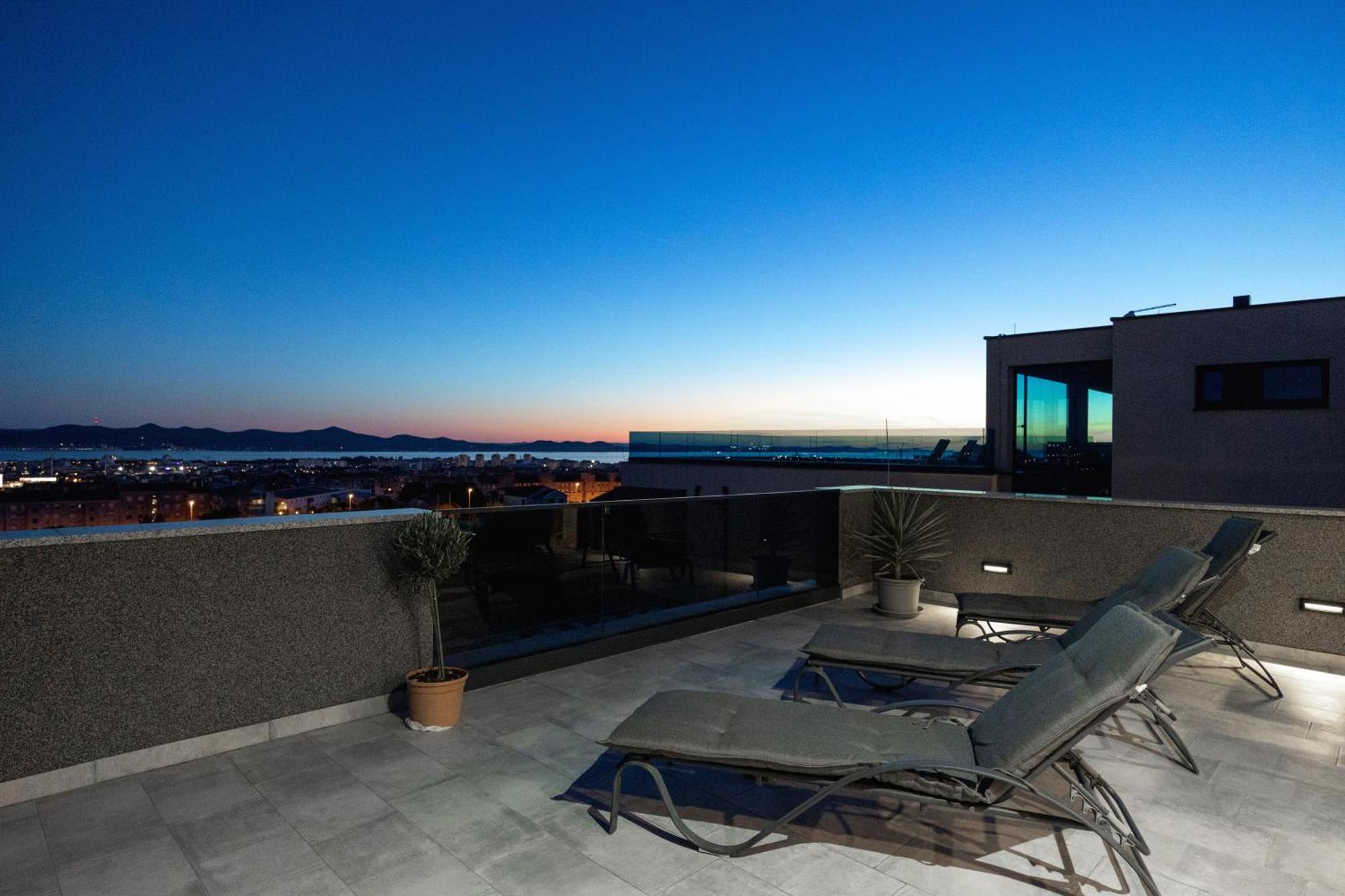 Beverly Hills, Heated Pool, Jacuzzi, 12 People * Zadar